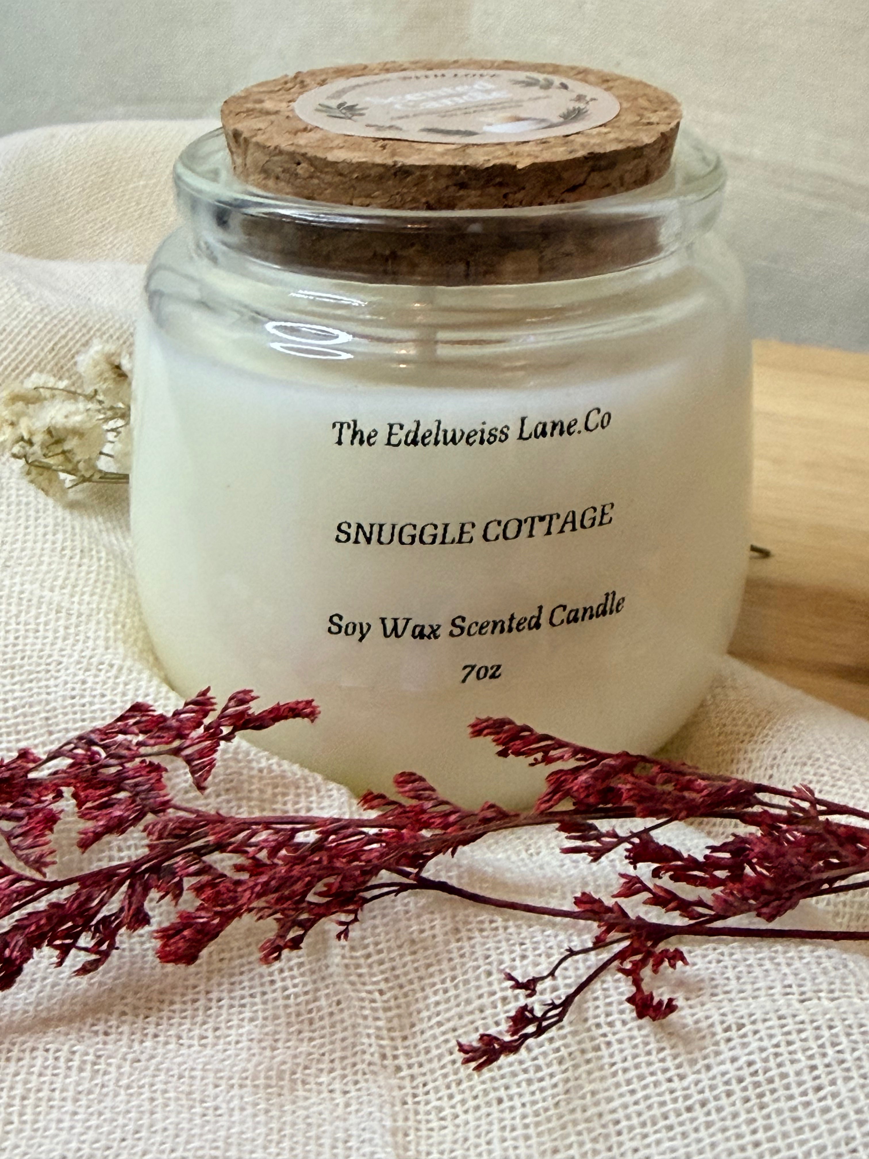 Snuggle Cottage – Vanilla & White Musk Scented Candle